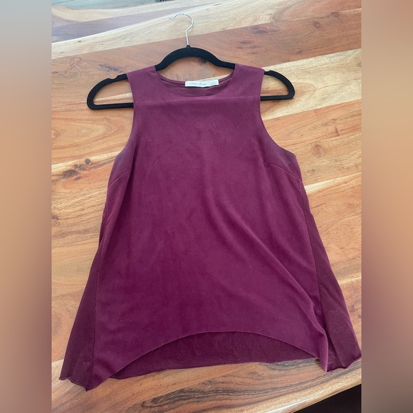 Burgundy tank top - Picture 3 of 4